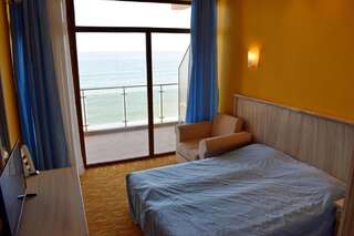 Отель Brigantina Beach Hotel Золотые Пески Двухместный номер с 1 кроватью и балконом, вид на море-2